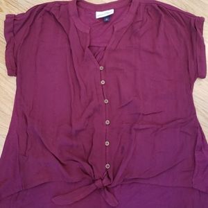 UNIVERSAL THREADS Burgundy Button Down Top, Size M